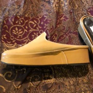 Donald Pliner Robbi Platform Slide On Shoes 10m